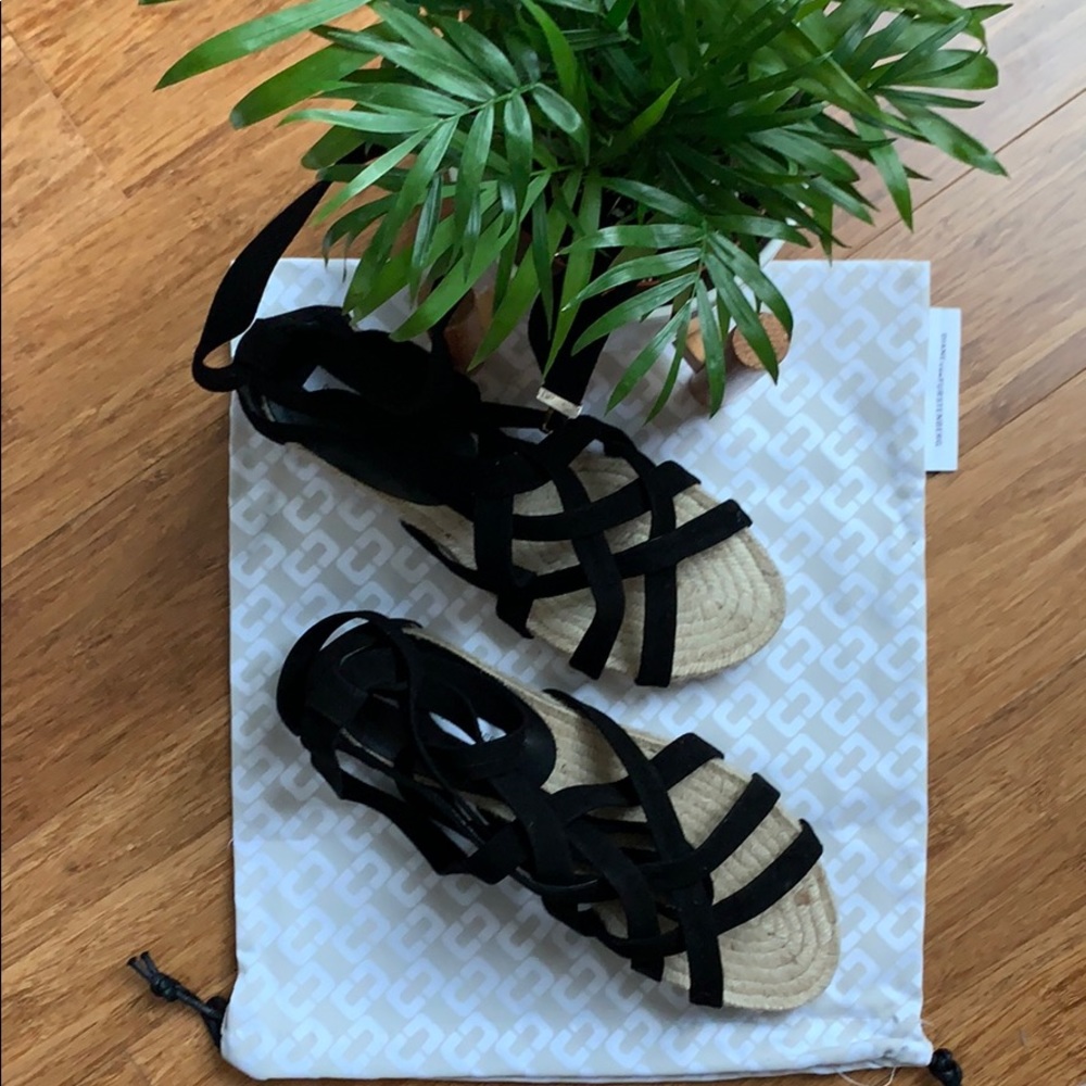 Shoes - Picture 5 of 6
